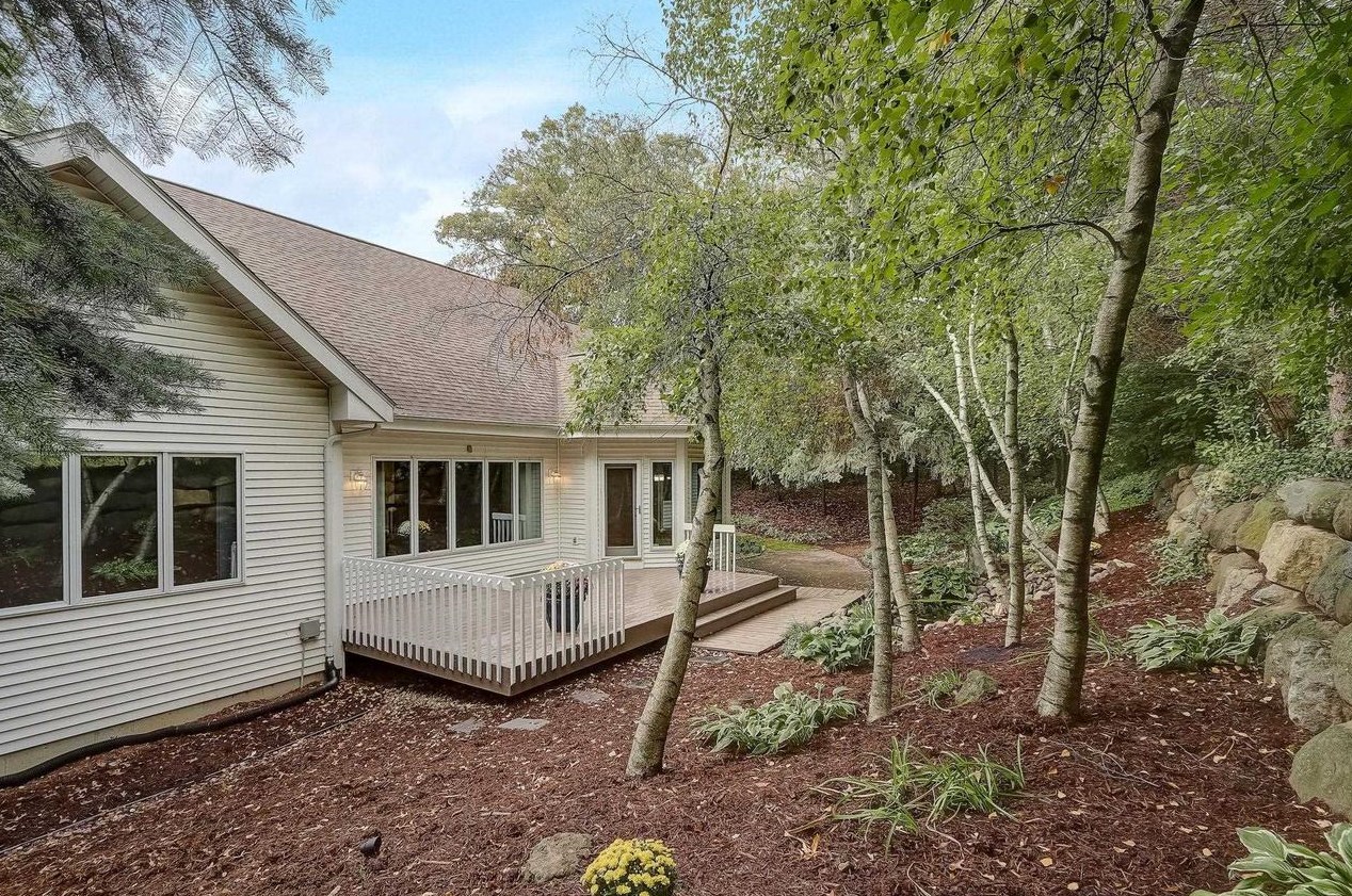 43 Hawk Feather Cir, Madison WI  53717-2744 exterior