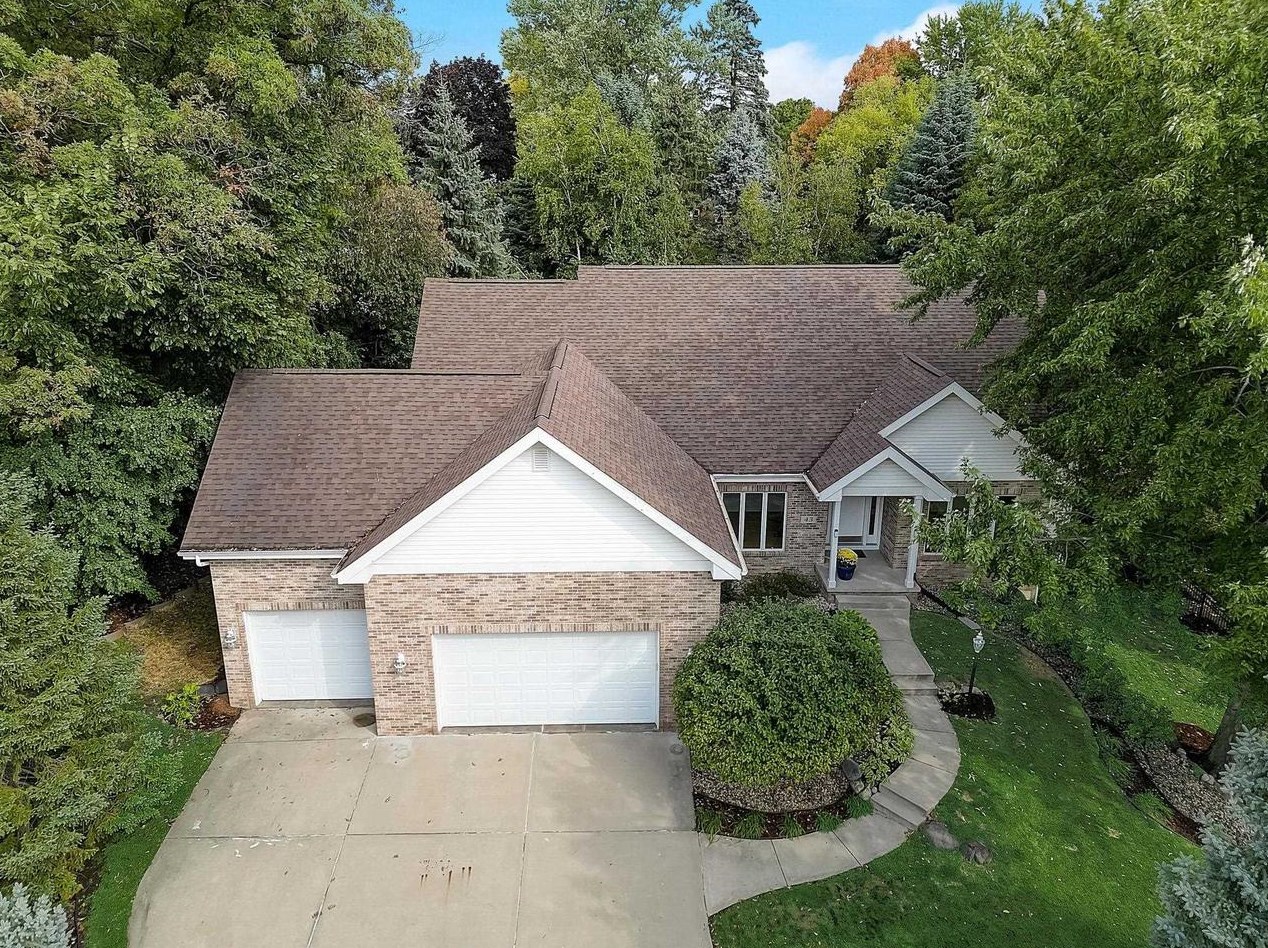 43 Hawk Feather Cir, Madison WI  53717-2744 exterior