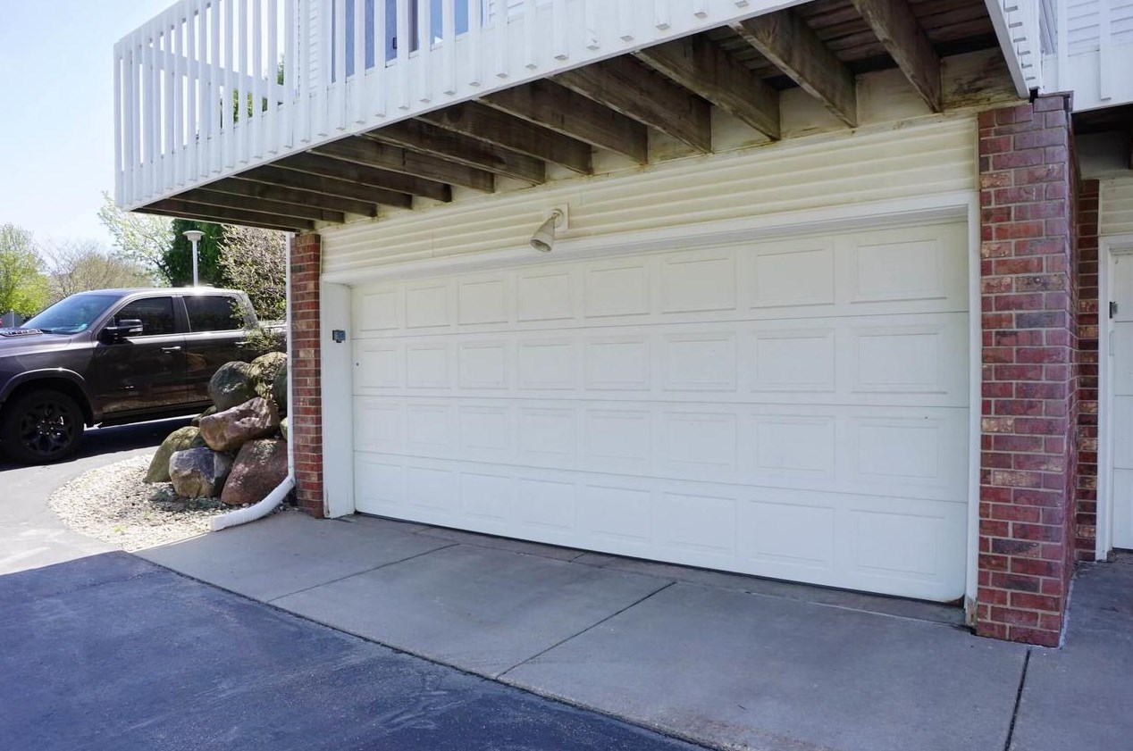 3230 Dorchester Way, Madison WI  53719-4846 exterior