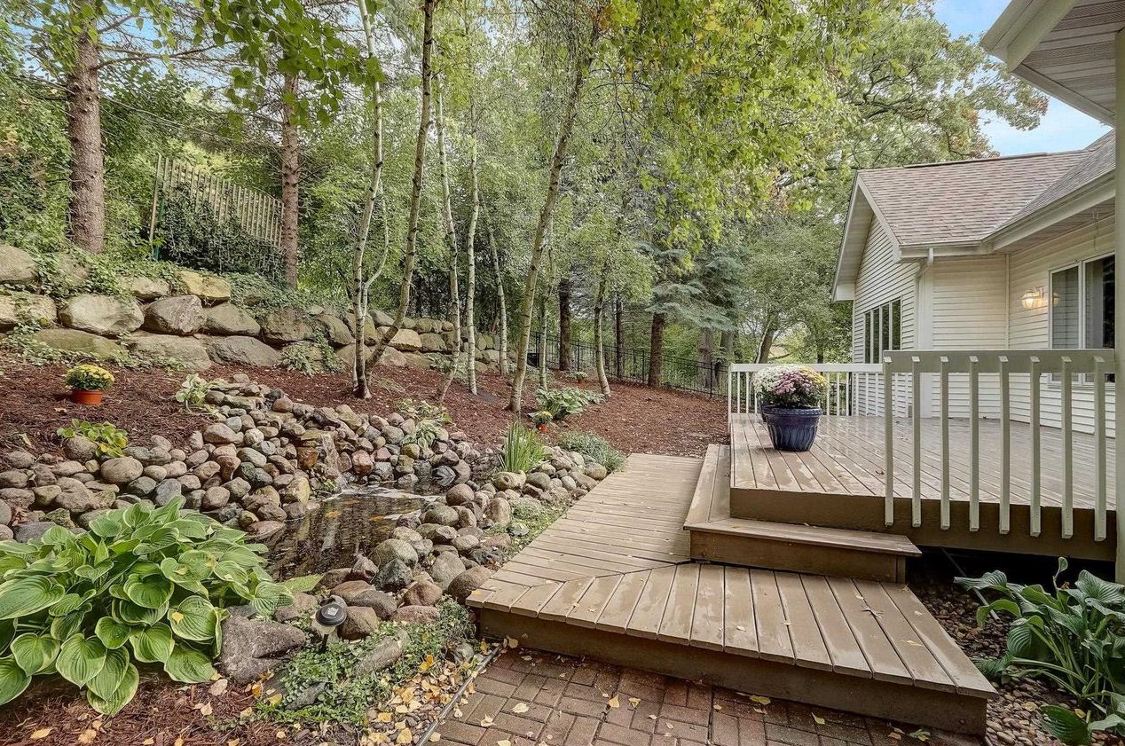 43 Hawk Feather Cir, Madison WI  53717-2744 exterior