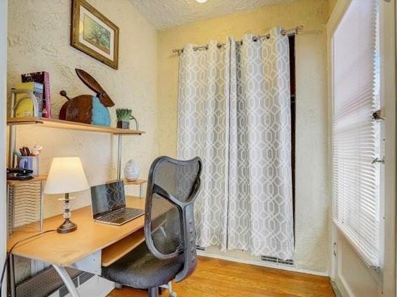 214 Henry St, Madison WI 53703-3608 exterior