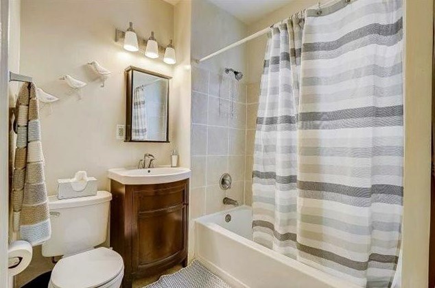 214 Henry St, Madison WI 53703-3608 exterior