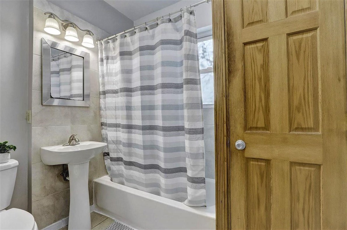 214 Henry St, Madison WI 53703-3608 exterior