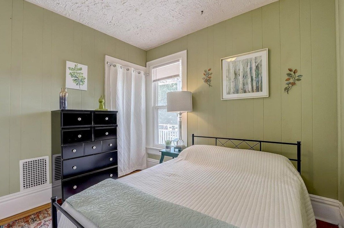 214 Henry St, Madison WI 53703-3608 exterior