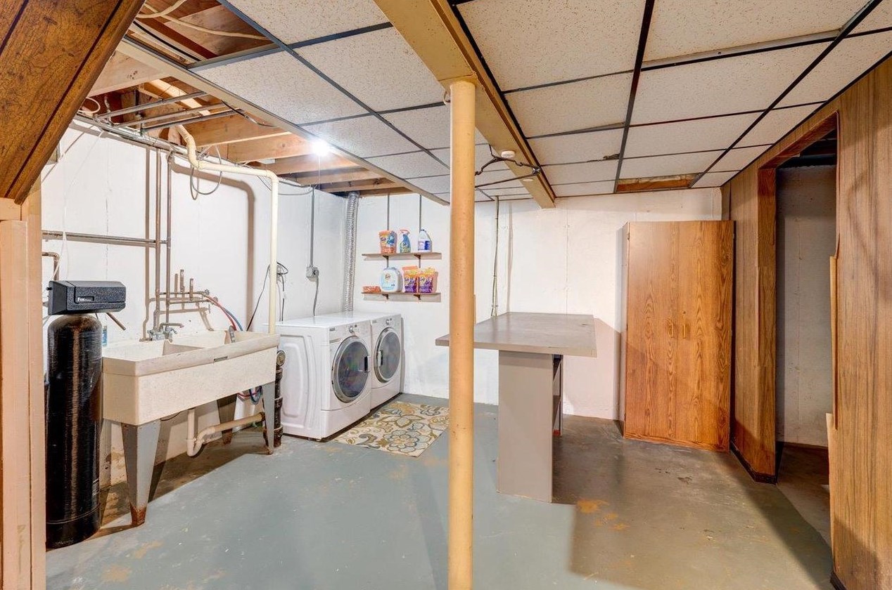 6532 Offshore Dr, Madison WI  53705-4234 exterior