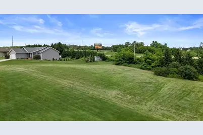 100 Honeycrisp Drive, Beaver Dam, WI 53916 - Photo 9