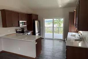 1062 Armida Ct, Reedsburg, WI 53959 - Photo 7