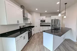 6649 Junco Dr, Middleton, WI 53562 - Photo 11