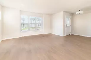 1125 Hickory Hls Dr, Sun Prairie, WI 53590 - Photo 3