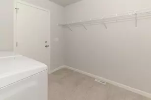 1125 Hickory Hls Dr, Sun Prairie, WI 53590 - Photo 9