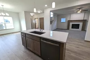 6640 Linnet Ln, Middleton, WI 53562 - Photo 9