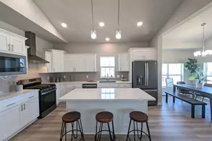 6667 Redpoll Rd, Middleton, WI 53562 - Photo 5