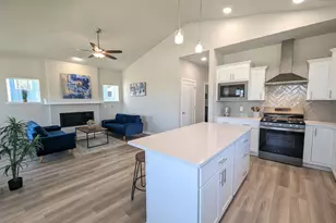 6667 Redpoll Rd, Middleton, WI 53562 - Photo 17