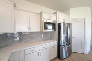 6661 Redpoll Rd, Middleton, WI 53562 - Photo 5