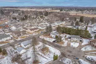 206 Derby Ln, Watertown, WI 53094 - Photo 5