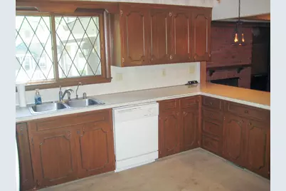 806 S Wacouta Avenue, Prairie Du Chien, WI 53821 - Photo 9