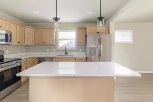 6513 Prairie Wood Dr, Mcfarland, WI 53558 - Photo 5