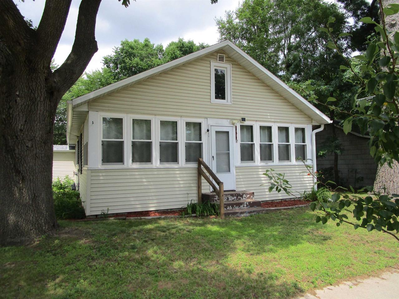 454 Center St, Adams, WI 53910 - MLS 1995813 - Coldwell Banker