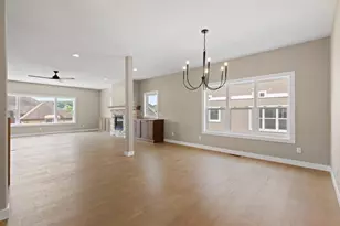 9076 Paddington Pkwy, Madison, WI 53593 - Photo 11