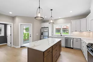 9076 Paddington Pkwy, Madison, WI 53593 - Photo 13