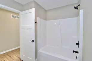 2241 S Haborn Dr, Beloit, WI 53511 - Photo 15