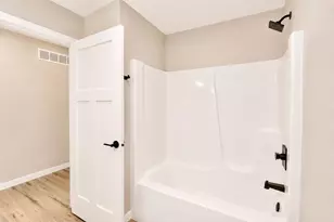 2241 S Haborn Dr, Beloit, WI 53511 - Photo 15