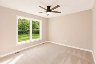 2241 S Haborn Dr, Beloit, WI 53511 - Photo 13