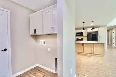 2241 S Haborn Drive, Beloit, WI 53511 - Photo 9