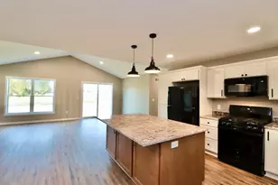 2243 S Haborn Dr, Beloit, WI 53511 - Photo 7