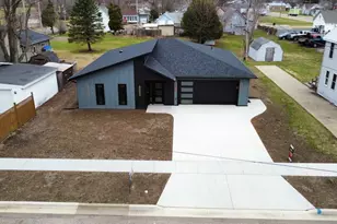 460 W 1st St, Richland Center, WI 53581 - Photo 37