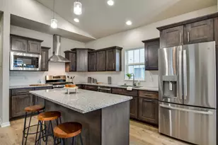 2902 Turnip Wy, Fitchburg, WI 53711 - Photo 7