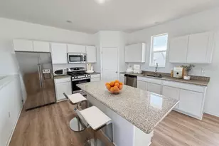 405 Carolina St, Belleville, WI 53508 - Photo 3