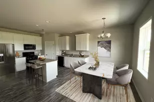 842 Sarah St, Belleville, WI 53508 - Photo 3