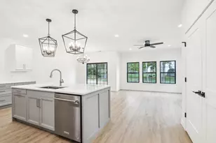 302 Willow St, Pardeeville, WI 53954 - Photo 11