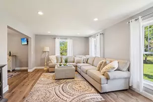 911 Fawn Ct, Wisconsin Dells, WI 53965 - Photo 11