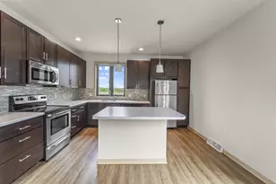 2810 No Oaks Ridge, Fitchburg, WI 53711 - Photo 3