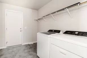 5924 Woodbine Dr, Madison, WI 53718 - Photo 7