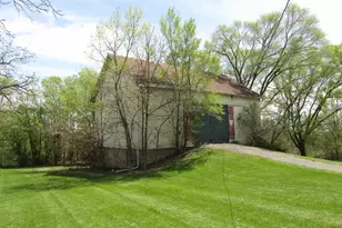 8545 W Cleophas Rd, Beloit, WI 53511 - Photo 5