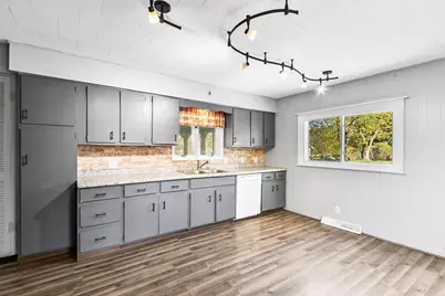 412 W Chestnut Street, Pardeeville, WI 53954 - Photo 3