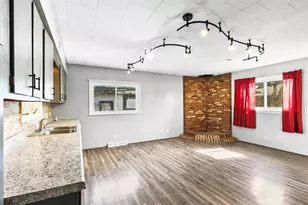 412 W Chestnut St, Pardeeville, WI 53954 - Photo 7