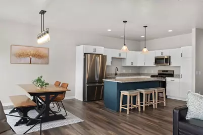 527 S 7th Street, Janesville, WI 53536 - Photo 9