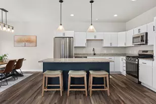 527 S 7th St, Janesville, WI 53536 - Photo 7