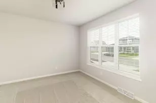 468 Stoddard Dr, Oregon, WI 53575 - Photo 3