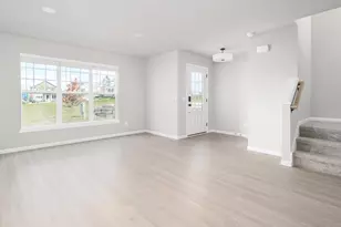 9155 Honey Harvest Ln, Verona, WI 53593 - Photo 3