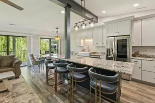 33 Abbey Villa Cir, Fontana, WI 53125 - Photo 5