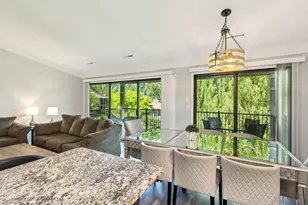 33 Abbey Villa Cir, Fontana, WI 53125 - Photo 7