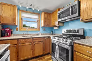 917 Wheelock Ave, Hartford, WI 53027 - Photo 13