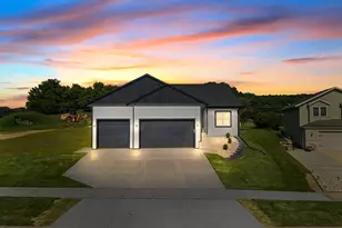 935 Hay Creek Trail, Reedsburg, WI 53959 - Photo 3