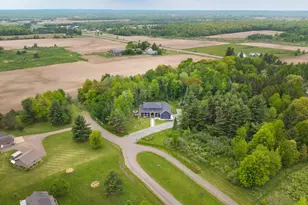 W6880 Maplewood Ln, Milford, WI 54451 - Photo 5