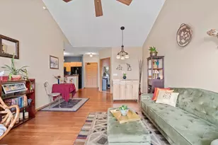 121 Metro Terrace, Madison, WI 53718 - Photo 9